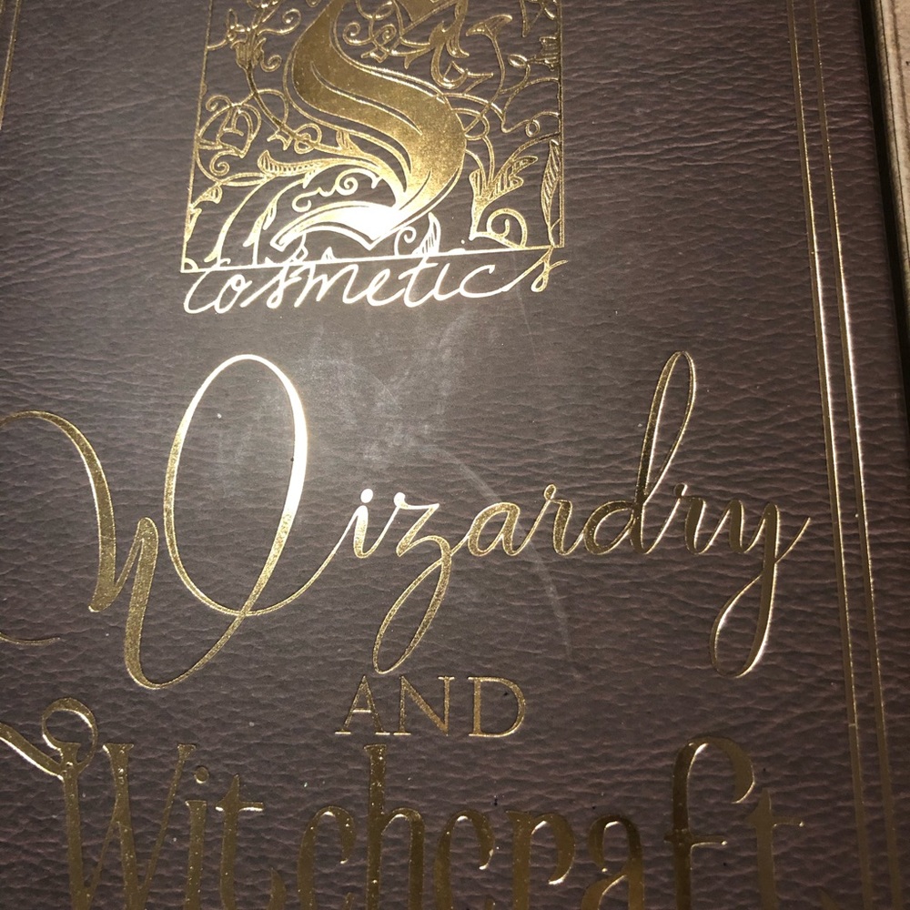 Eyeshadow palette Wizardry and Witchcraft